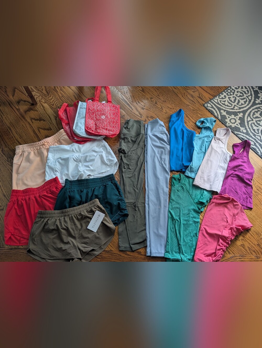 Great condition! Women's Size small Lululemon Lot Two Pants, 5 Shorts, 6 Tops